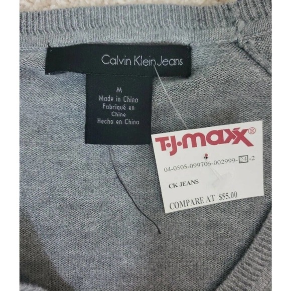 Calvin Klein Jeans ~Woman Size M~Gray Cotton Blend Pullover Sweater NWOT. - Picture 2 of 11